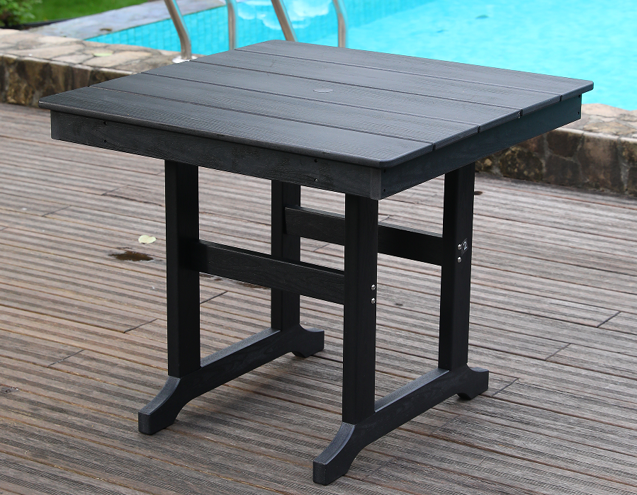Table carrée en PEHD noir résistant aux intempéries