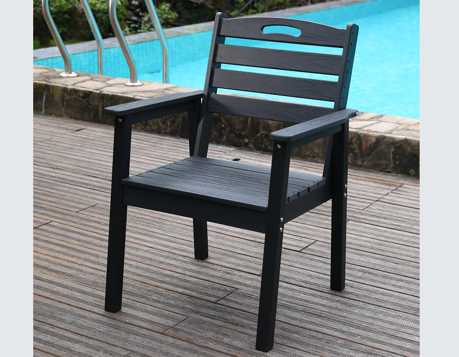 Chaise de salle à manger en PEHD à lattes noires